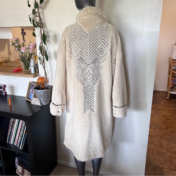 FREE PEOPLE | Cream embroidered long teddy turtleneck fall winter sweate… - Picture 15 of 16